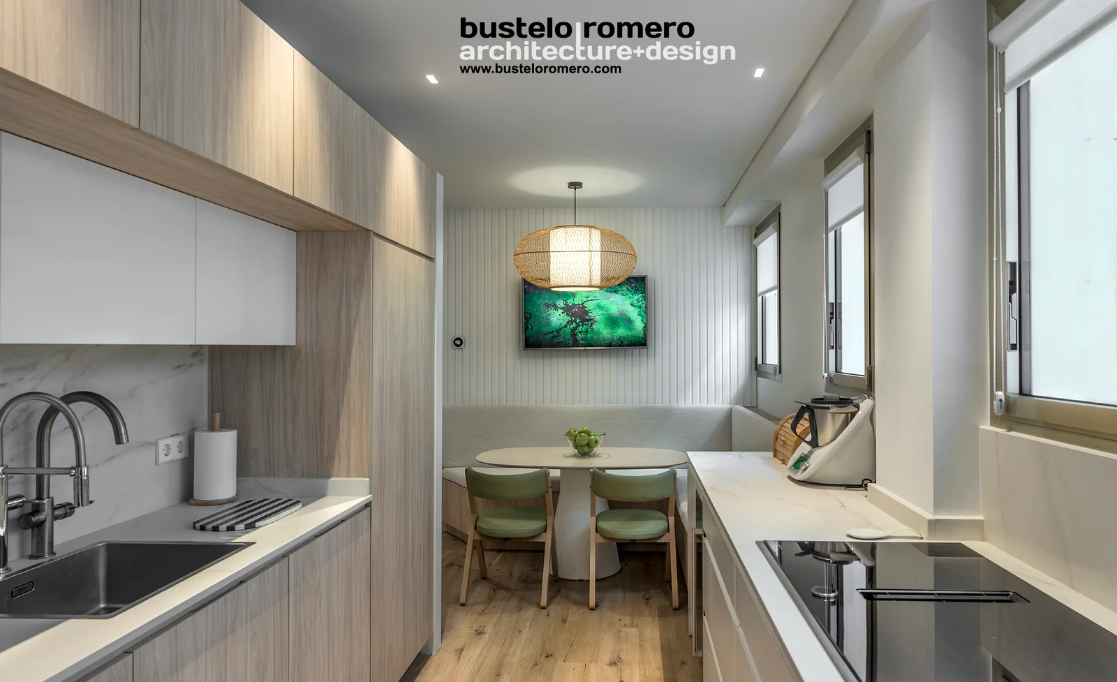 Cocina de estilo nórdico con comedor integrado, diseño de arquitecto en León.